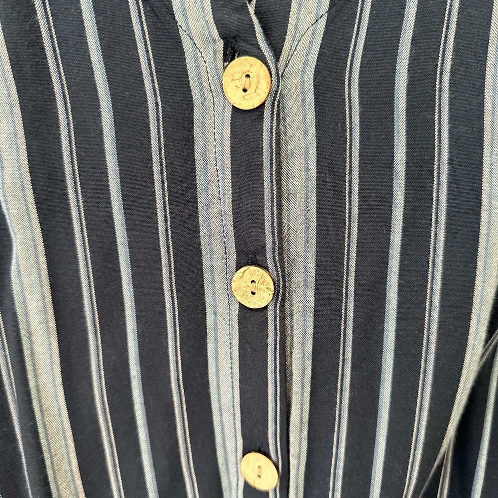 Universal Thread button down with knot - Picture 5 of 5